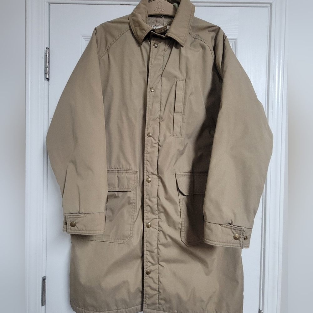 Vintage L.L. Bean Parka Men's Beige Wool Lined Barn Coat Size Medium.